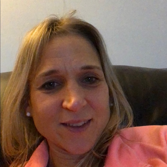 Meet your Posher, Cristina - Picture 1 of 1